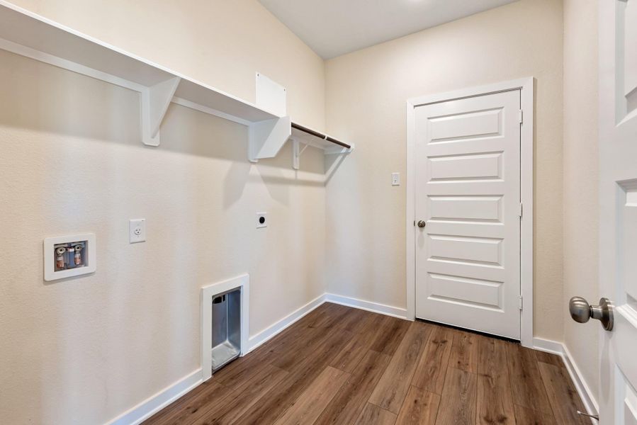 Spacious, unfurnished interior of a new home in , Brenham (Image 15). Spacious, unfurnished interior of a new home in , Brenham (Image 15).