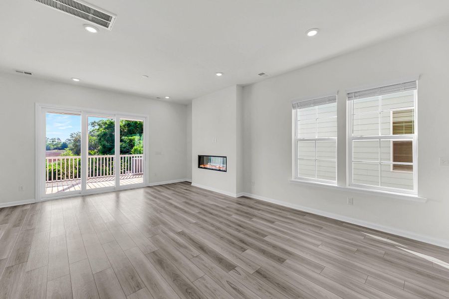 Spacious, unfurnished interior of a new home in , North Charleston (Image 15).