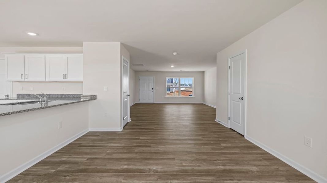 Spacious, unfurnished interior of a new home in Baxter Village, Boiling Springs (Image 21).