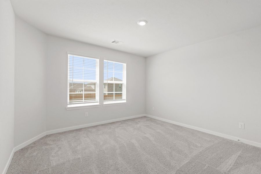 Spacious, unfurnished interior of a new home in Sunterra Lakes, Brookshire (Image 22).