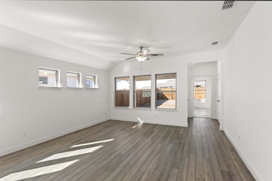 Representative unfurnished interior of a home built from the Melrose by Pacesetter Homes in Elevon, Lavon (Image 17).