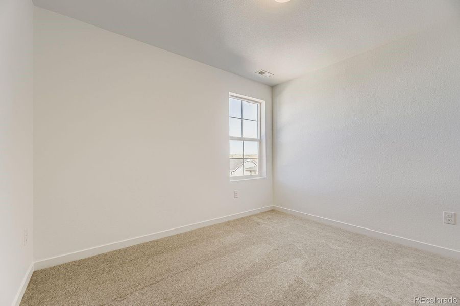 Spacious, unfurnished interior of a new home in Sterling Ranch: The Skyline Collection, Littleton (Image 10).