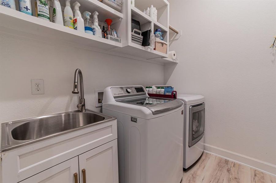 Close-up of interior finishes inside a home in Sweetgrass, Haslet (Image 22). Close-up of interior finishes inside a home in Sweetgrass, Haslet (Image 22).