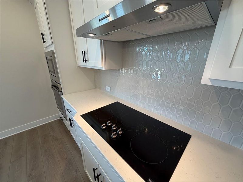 Close-up of interior finishes inside a home in Pinecrest Ridge, Dacula (Image 18).