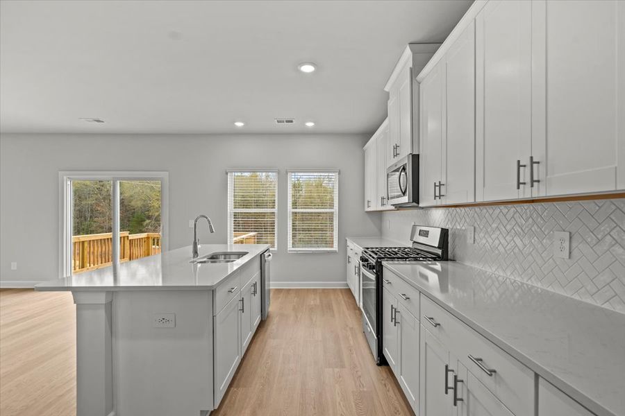 Furnished interior view inside a new home in Chatham Forest, Duncan (Image 7).