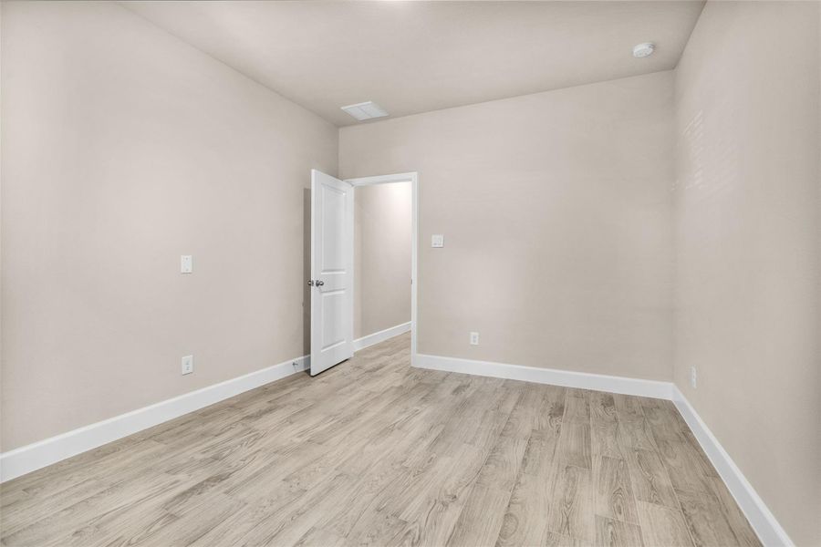 Spacious, unfurnished interior of a new home in , Willis (Image 22).