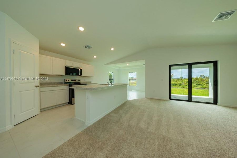 Spacious, unfurnished interior of a new home in , Lehigh Acres (Image 20). Spacious, unfurnished interior of a new home in , Lehigh Acres (Image 20).