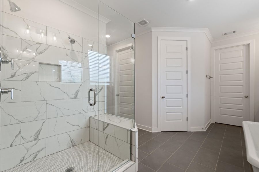 Furnished interior view inside a new home in White Oak, Arlington (Image 19).