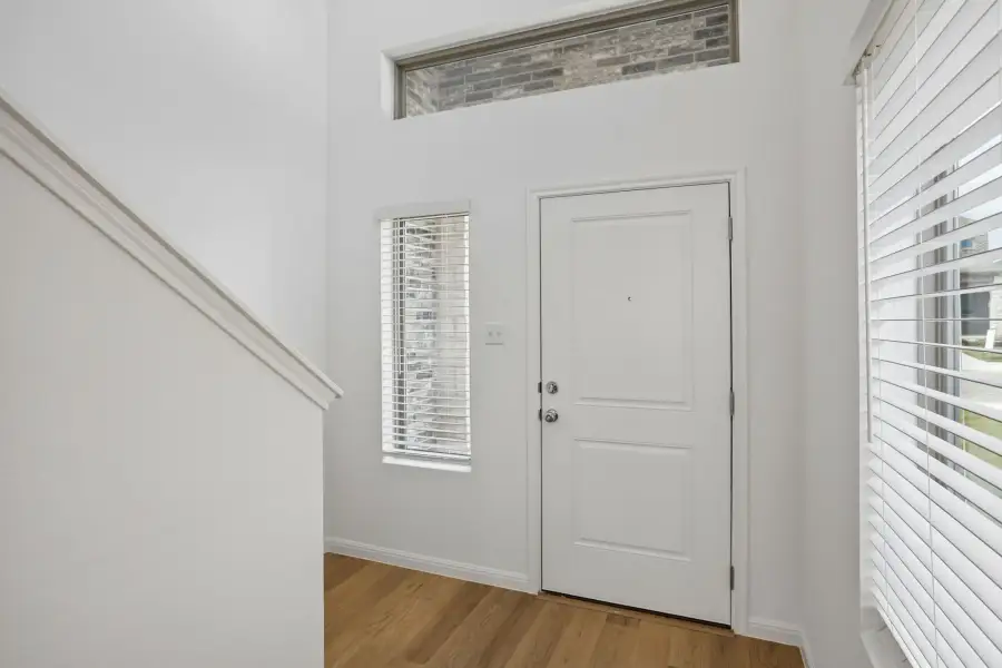 Spacious, unfurnished interior of a new home in Trinity Ranch, Elgin (Image 19).