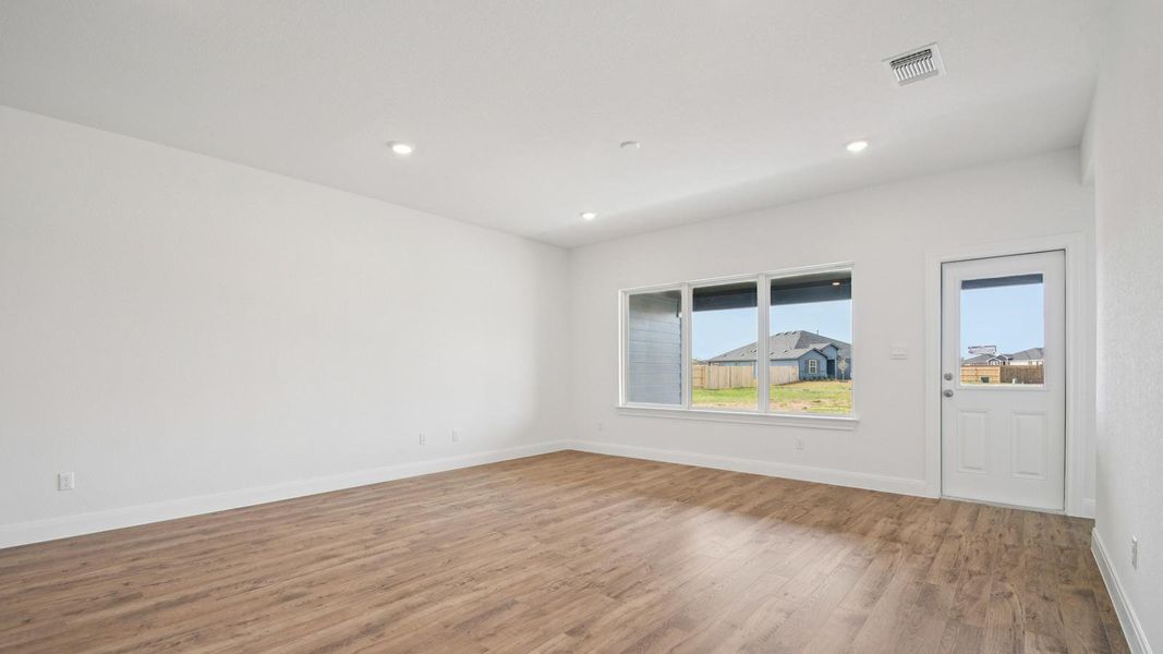 Spacious, unfurnished interior of a new home in Railhead, Cedar Creek (Image 8). Spacious, unfurnished interior of a new home in Railhead, Cedar Creek (Image 8).