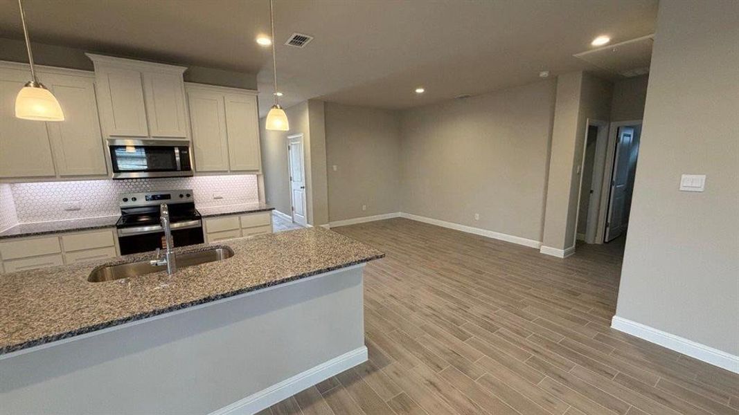 Furnished interior view inside a new home in Shannon Creek, Burleson (Image 7).
