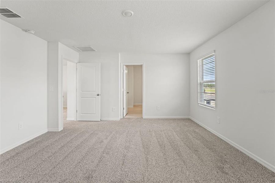 Spacious, unfurnished interior of a new home in Two Rivers - Classic Series, Zephyrhills (Image 20).