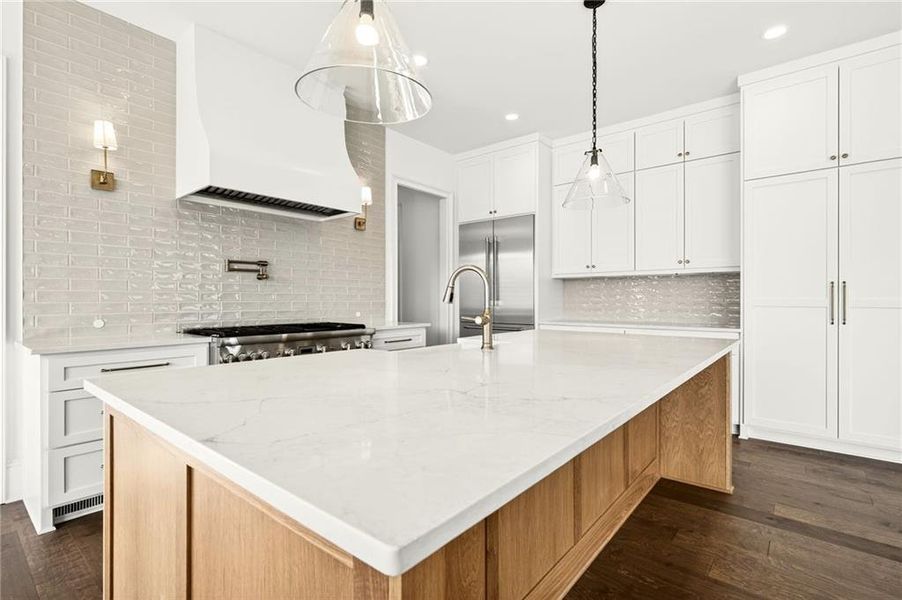 Furnished interior view inside a new home in , Roswell (Image 9).