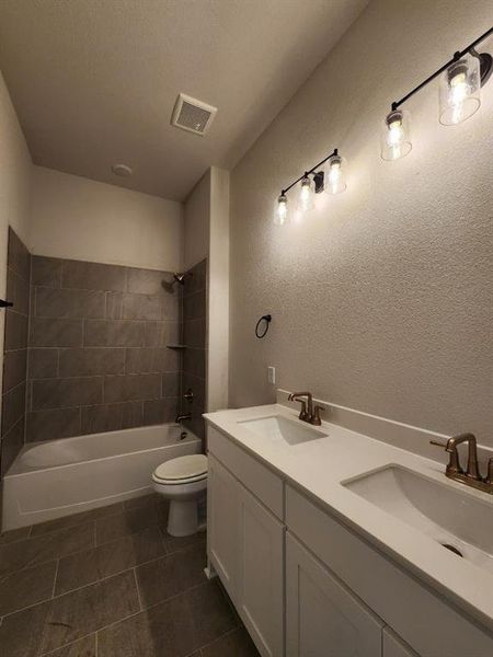 Furnished interior view inside a new home in Rocky Top, Krum (Image 4).