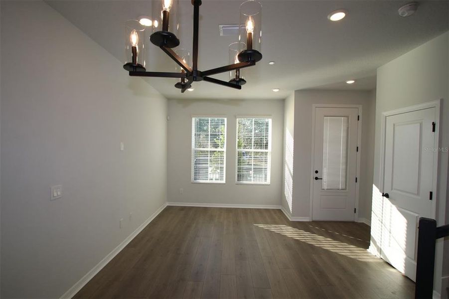 Spacious, unfurnished interior of a new home in , Orlando (Image 9).