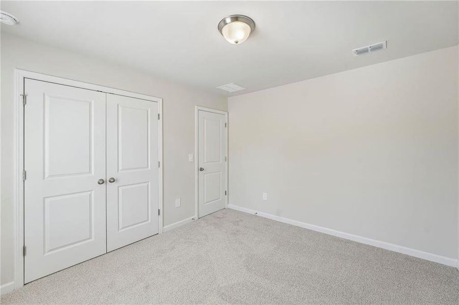 Spacious, unfurnished interior of a new home in Ivey Township, Dallas (Image 34).