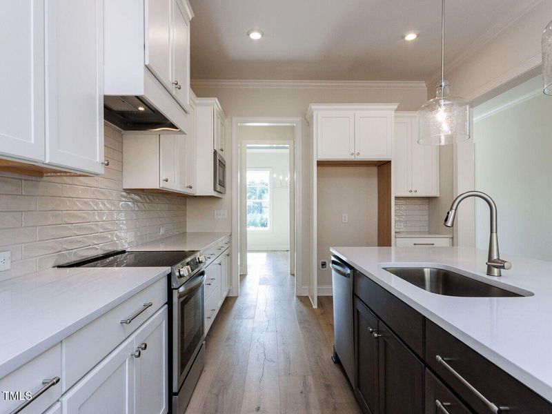 016-1280x960-kitchen