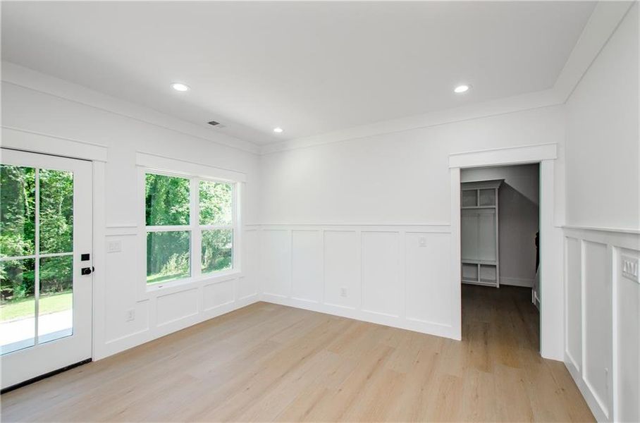 Spacious, unfurnished interior of a new home in , Gainesville (Image 15).
