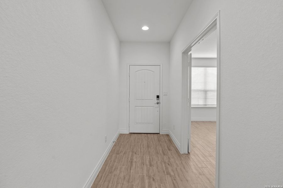 Spacious, unfurnished interior of a new home in Legacy at Lake Dunlap, New Braunfels (Image 20).