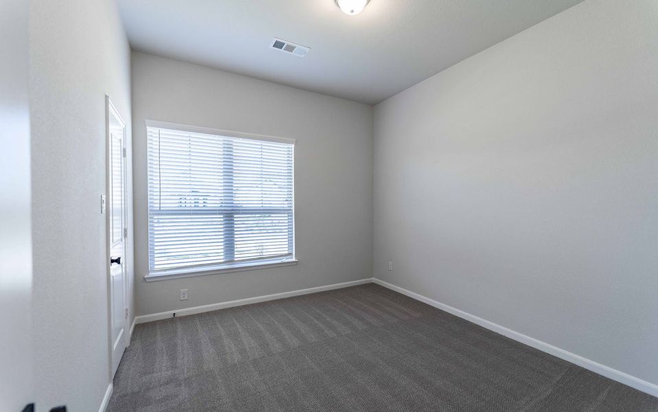 Spacious, unfurnished interior of a new home in Solterra, Mesquite (Image 16).