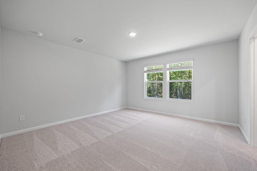 Spacious, unfurnished interior of a new home in Bradford Pointe, Summerville (Image 22).