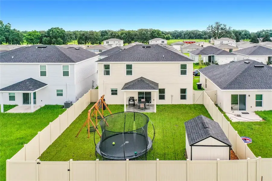 Exterior details and patio area of a home in , Sumterville (Image 24).
