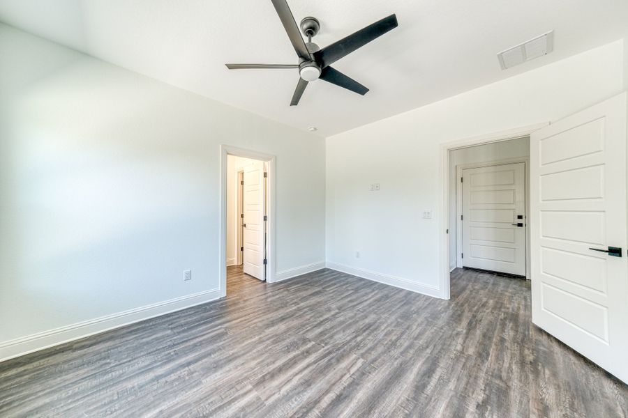 Representative unfurnished interior of a home built from the Lucas by Zeal Home Builders in Echo Grove, Poolville (Image 123).