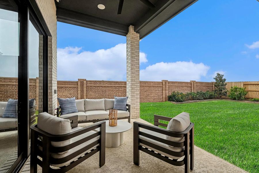 Braeswood Outdoor Living Area