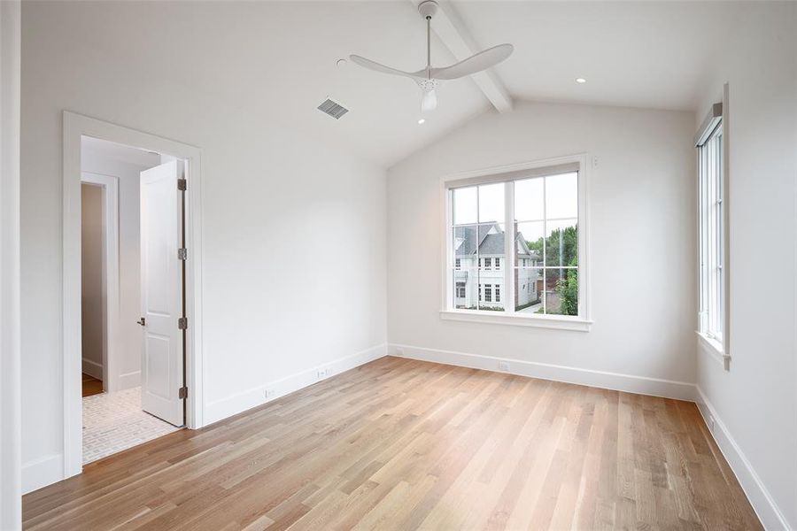 Ensuite bedroom with walk-in closet
