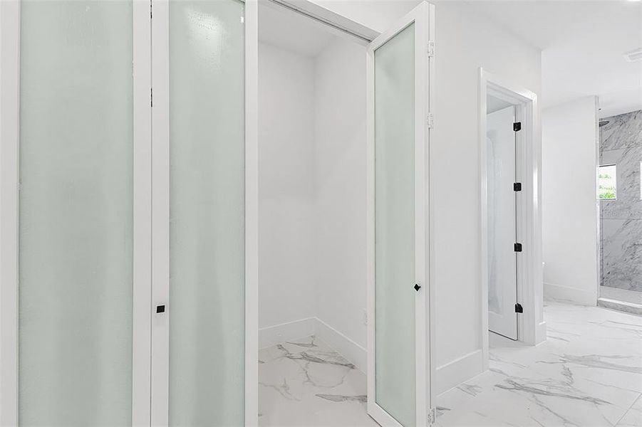 Spacious, unfurnished interior of a new home in , Port Charlotte (Image 54).