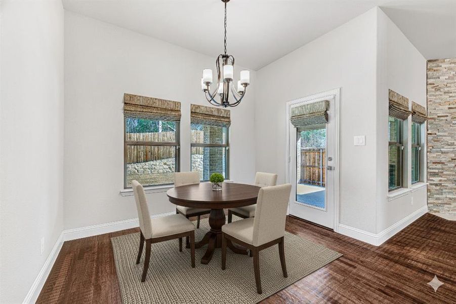 Dining - virtually staged