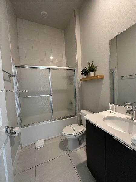 Furnished interior view inside a new home in , Kissimmee (Image 4).