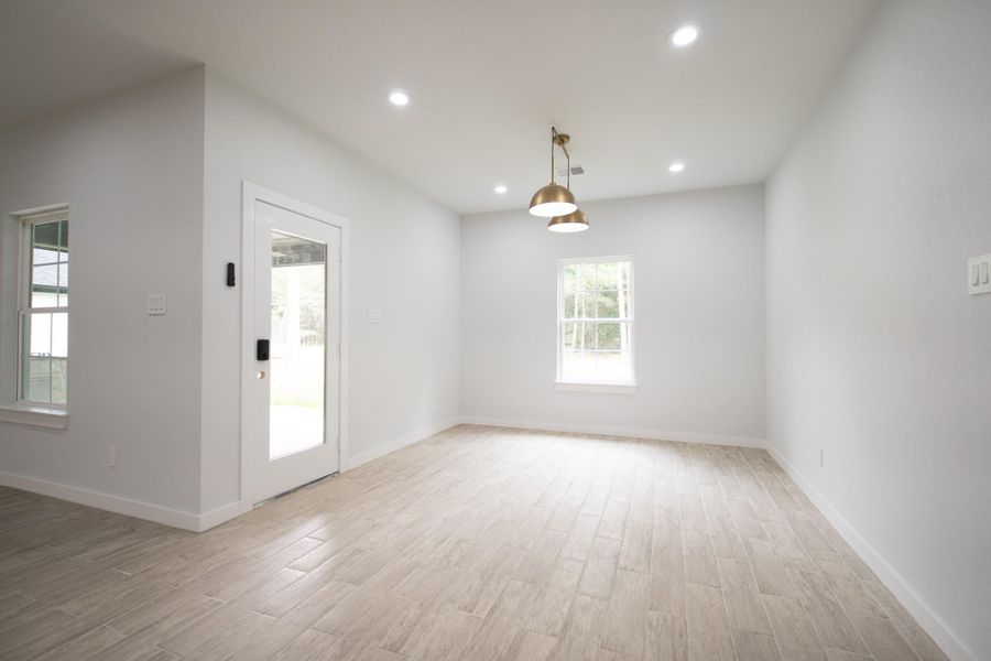 Spacious, unfurnished interior of a new home in , Dayton (Image 32).