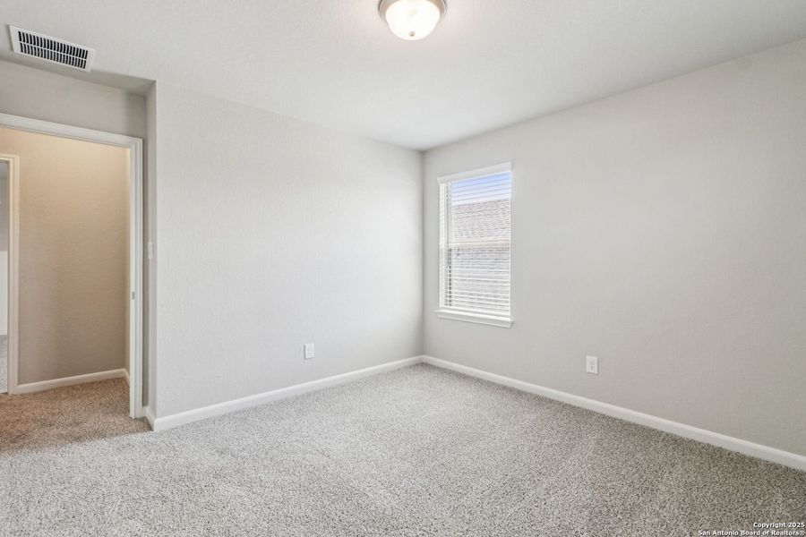 Spacious, unfurnished interior of a new home in Arcadia Ridge - Classic Series, San Antonio (Image 17).