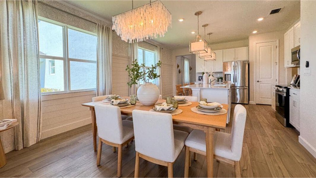 pic_victoria_dining_f1_4_30_25[1]