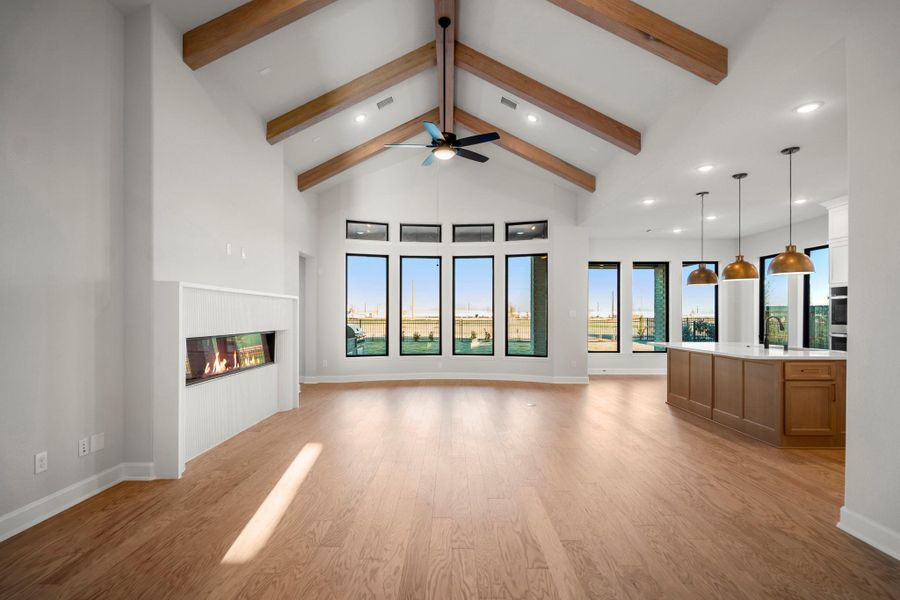 Spacious, unfurnished interior of a new home in Jordan Ranch 70' Lots, Fulshear (Image 23).