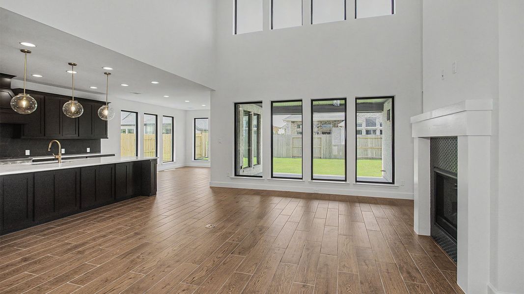 Spacious, unfurnished interior of a new home in Grange, Katy (Image 11).