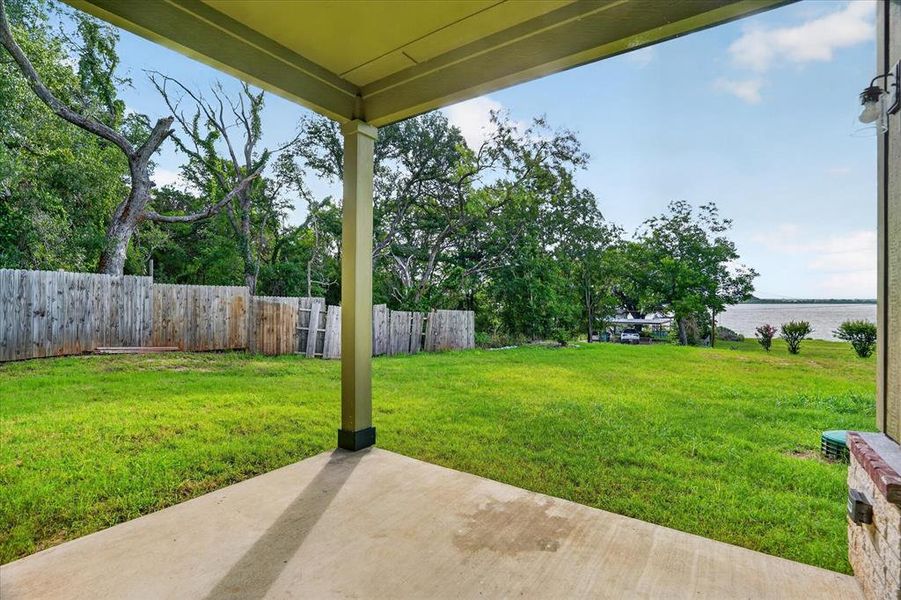Exterior details and patio area of a home in , Granbury (Image 4).