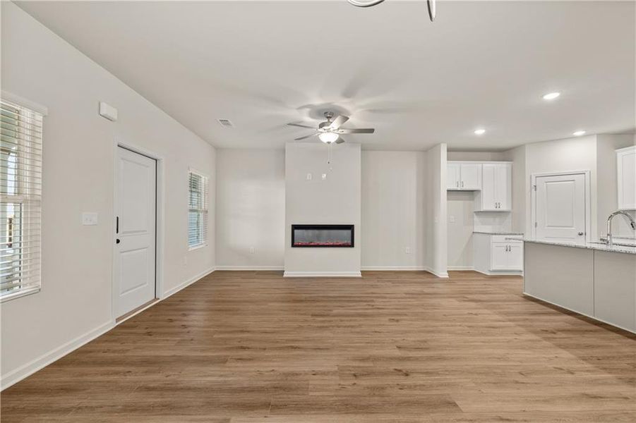 Spacious, unfurnished interior of a new home in Lake Carlton, Loganville (Image 19).