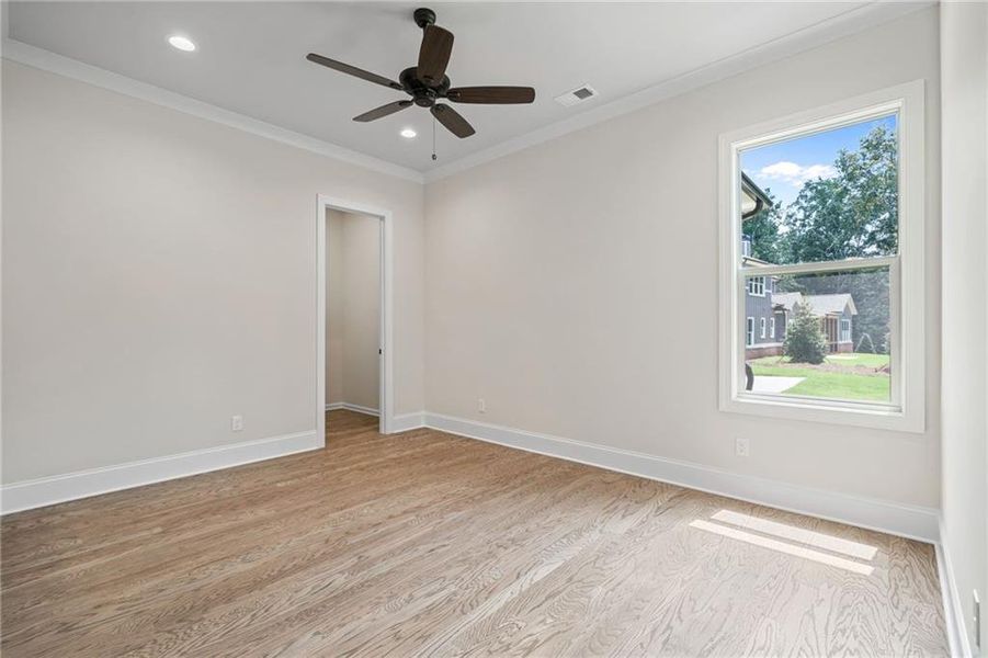 Spacious, unfurnished interior of a new home in , Gainesville (Image 43).
