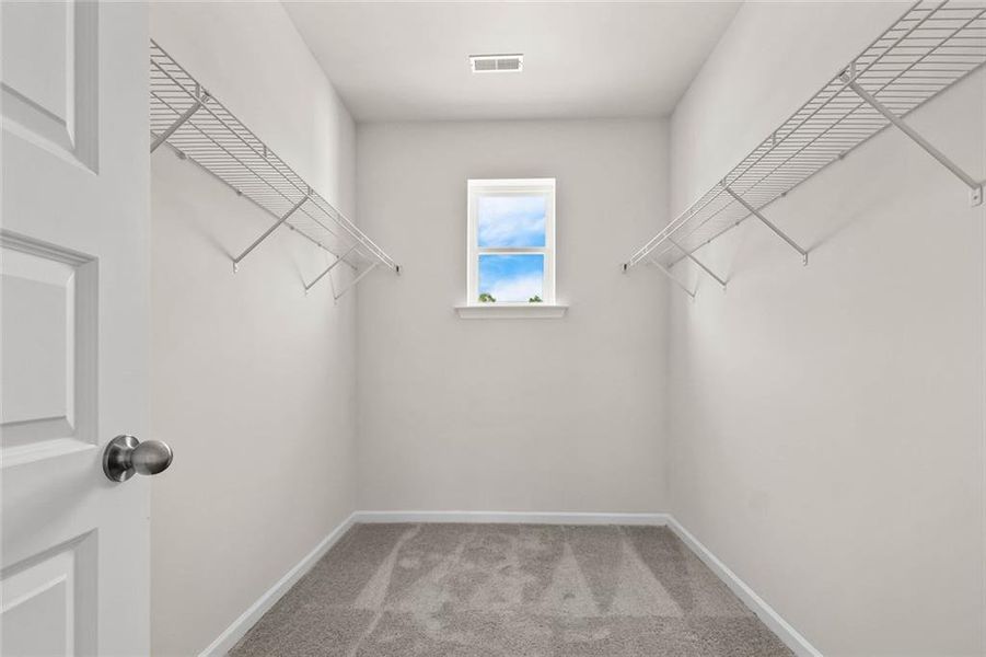Spacious, unfurnished interior of a new home in North Haven, Rome (Image 26).
