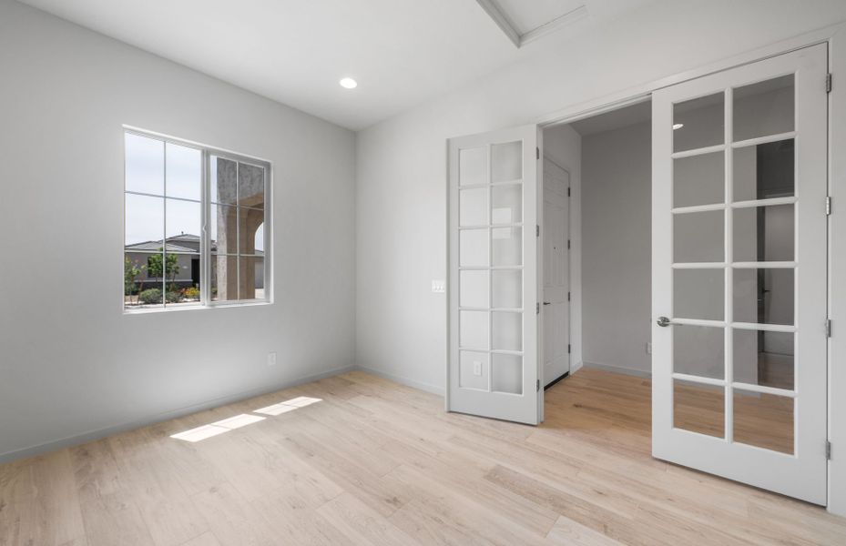 Spacious, unfurnished interior of a new home in Legado West, Queen Creek (Image 22).