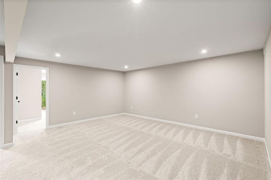 Spacious, unfurnished interior of a new home in Villas at Gold Creek, Dawsonville (Image 38).
