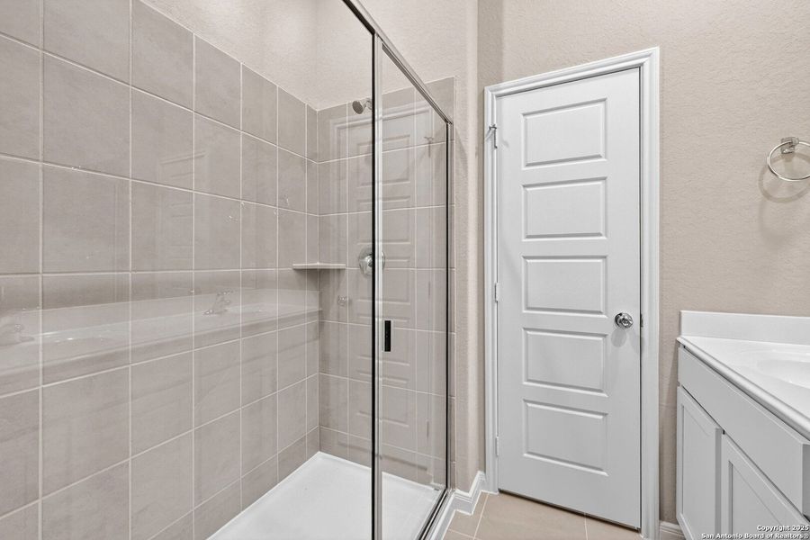 Furnished interior view inside a new home in Park Place, New Braunfels (Image 10).