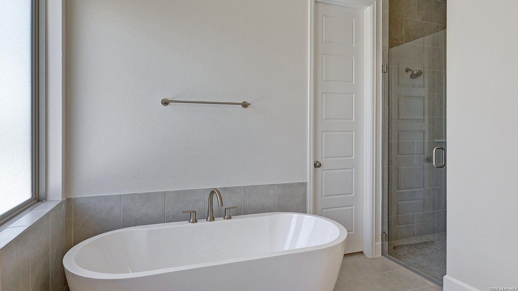 Image 28 of a home in Esperanza.