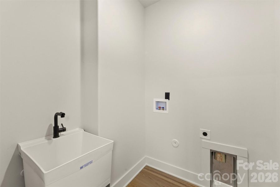 Spacious, unfurnished interior of a new home in , Concord (Image 22).