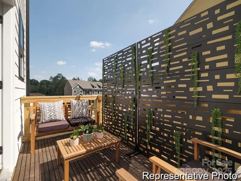 Condo located in Charlotte, NC showcasing its design and architecture (Image 3).