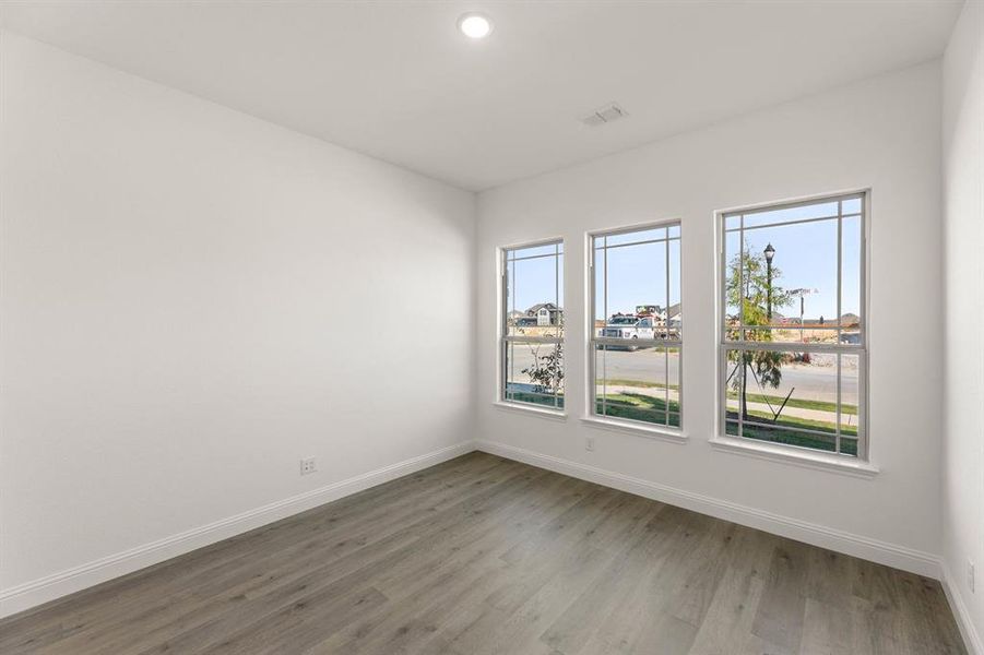 1041 Moss Grove-Study-1