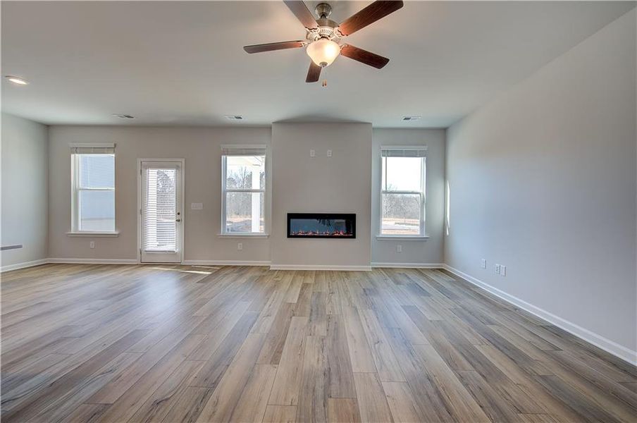 Spacious, unfurnished interior of a new home in Chapel Hill, Newnan (Image 22).