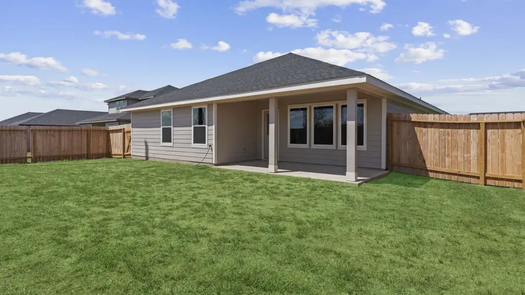 Representative exterior details of a home built from the Burnet - 2199 by D.R. Horton in Harvest Pointe, Needville (Image 4).